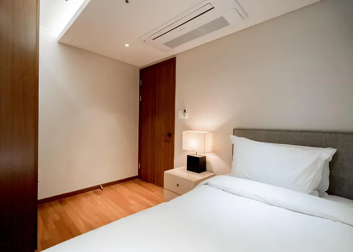 Hotel Oriens & Residences Myeongdong Seul