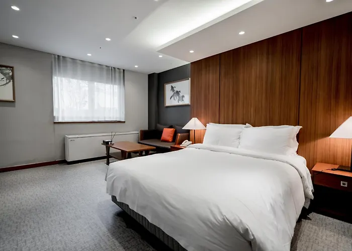 Hotel Oriens & Residences Myeongdong Seul