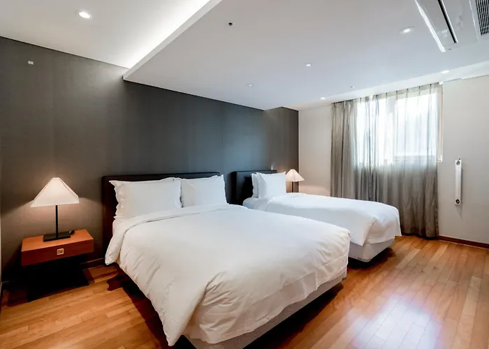 Hotel Oriens & Residences Myeongdong Seul