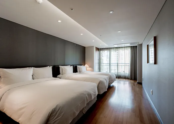 Hotel Oriens & Residences Myeongdong Seul
